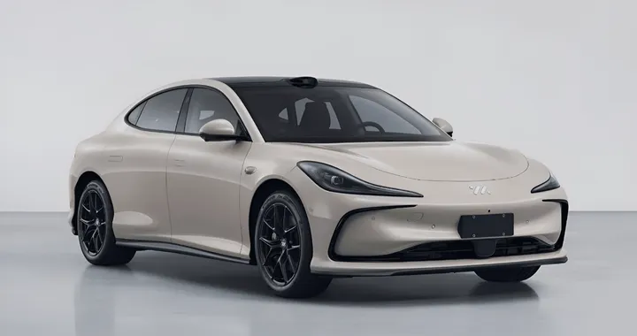 IM L6, pronta al debutto la berlina elettrica con batteria allo stato semi solido