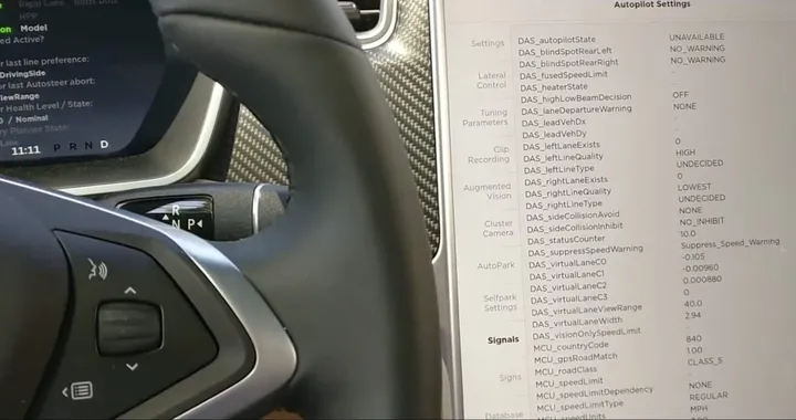 Tesla rilascia nuovi codici per rispettare le regole open source