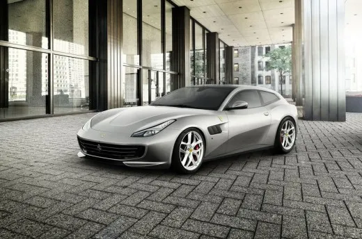 Ferrari GTC4 Lusso T: a Parigi "perde" quattro cilindri