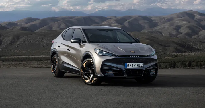 CUPRA Tavascan, il SUV Coupé elettrico arriva in Italia. Allestimenti e prezzi