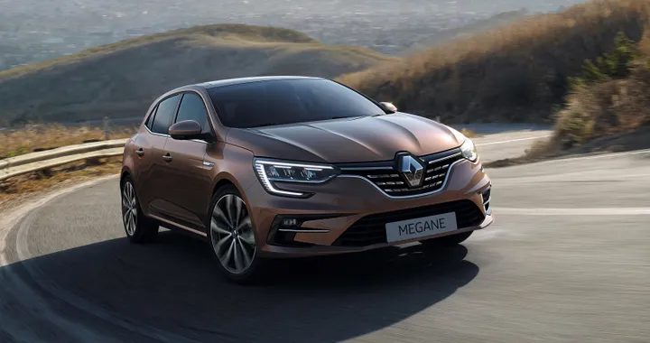 Renault Megane 2020, il restyling porta l'ibrido Plug-in