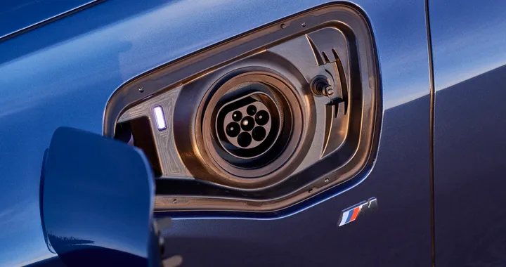 BMW richiama 26.700 Plug-in a causa di un problema con la batteria