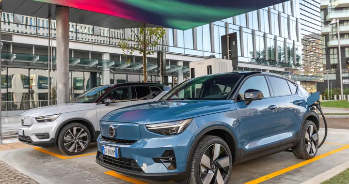 Volvo Recharge, inaugurata la prima colonnina ultrafast a Milano