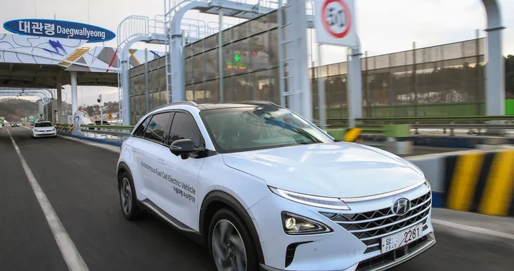 Hyundai NEXO: il SUV a idrogeno percorre 190 km a guida autonoma