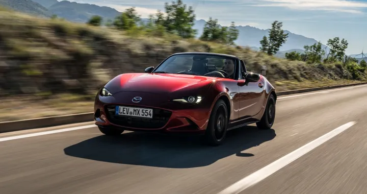 La nuova Mazda MX-5 resterà fedele all’originale: motore Skyactiv-Z e cambio manuale
