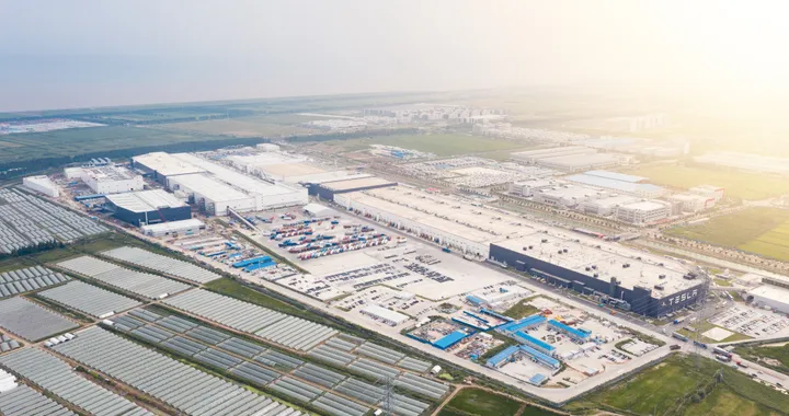 Tesla vuole raddoppiare la produzione della Gigafactory di Shanghai