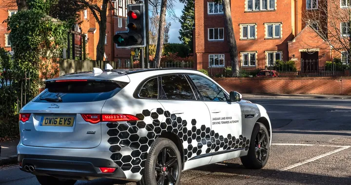 Jaguar Land Rover: test nel &quot;corridoio&quot; UK per la guida autonoma