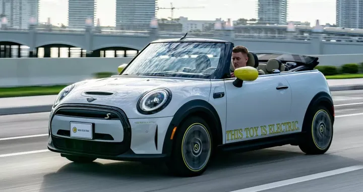 MINI abbandona i piani per la Cooper SE Convertible elettrica