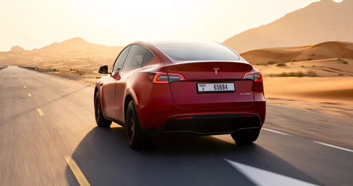 Tesla Model Y è l'auto più venduta in Europa nel 2023