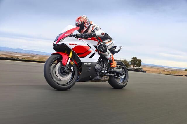 Yamaha R7, per la sportiva una nuova elettronica e migliorie al telaio