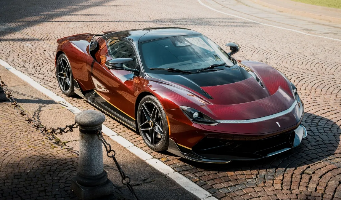 Battista Novantacinque: l'hypercar esclusiva che celebra 95 anni di design Pininfarina