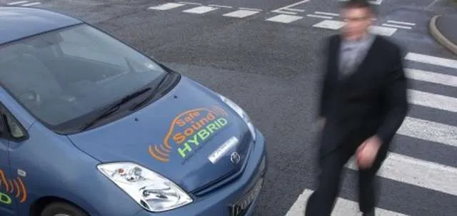 Auto elettriche: l'NHTSA vuole regolamentare il segnale acustico di avviso