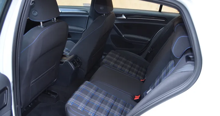 Volkswagen Golf GTE: Tutte le immagini