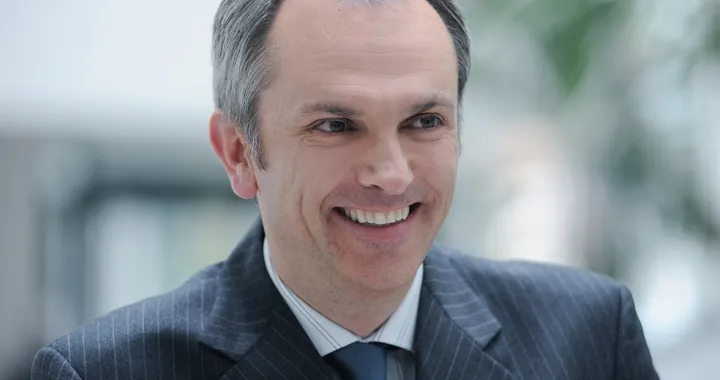 Luca Maestri nuovo CEO dopo Tavares? Stellantis smentisce