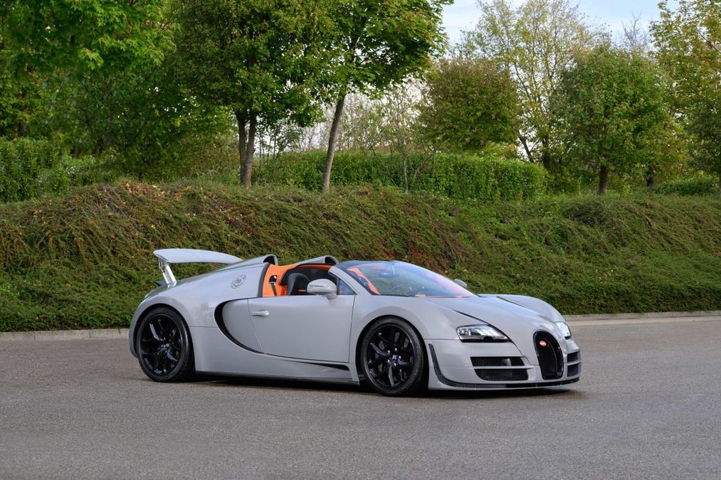 Bugatti, Ferrari e Alfa Romeo rarissime all'asta: oltre 80 auto da sogno