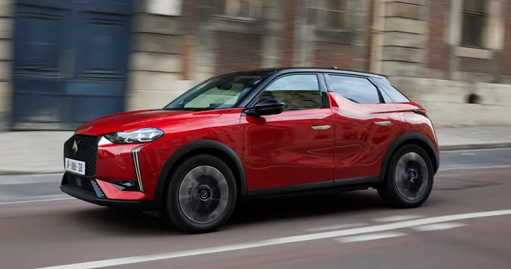 DS 3, arriva il restyling. Anche in versione elettrica con 402 km di autonomia