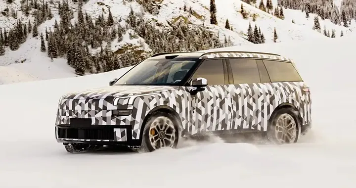Lynk &amp; Co L946: prime immagini ufficiali del nuovo SUV plug-in. Ecco cosa sappiamo
