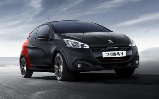 PEUGEOT 208 GTi by Peugeot Sport: divertimento assicurato