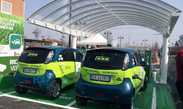 Ricarica auto elettriche alle colonnine: 1$ all'ora è il prezzo giusto?