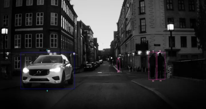 Volvo: a Milano una mostra di foto scattate dalla telecamera di XC60