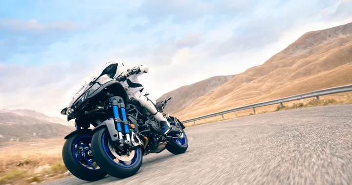 Yamaha NIKEN: la moto a tre ruote da 14.990 euro