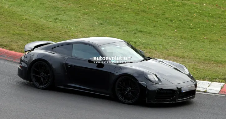 Porsche 911 Turbo Touring avvistata al Nürburgring, le ultime foto spia