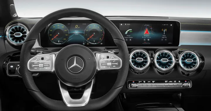 Mercedes: l'auto comunicherà con la polizia per evitare le zone a rischio criminalità