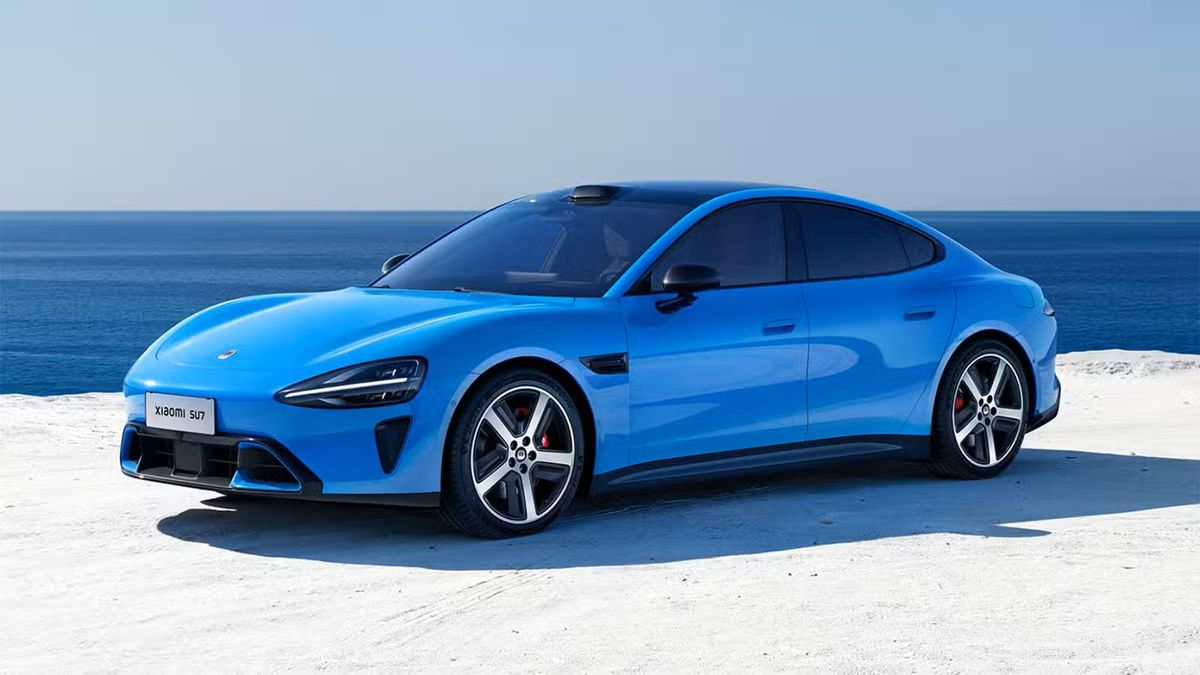 Xiaomi SU7 2026: +Potenza e Autonomia, Prezzo Su!