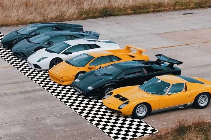 Drag Race, sfida da brividi tra Lamborghini: chi vincerà?