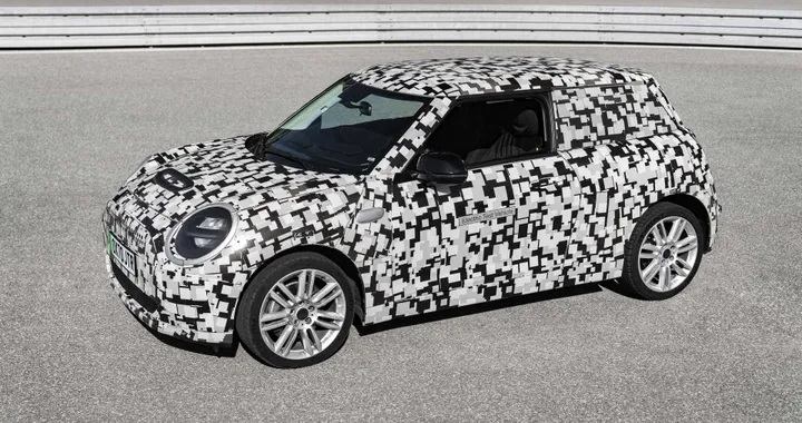 MINI, primo sguardo alla nuova generazione